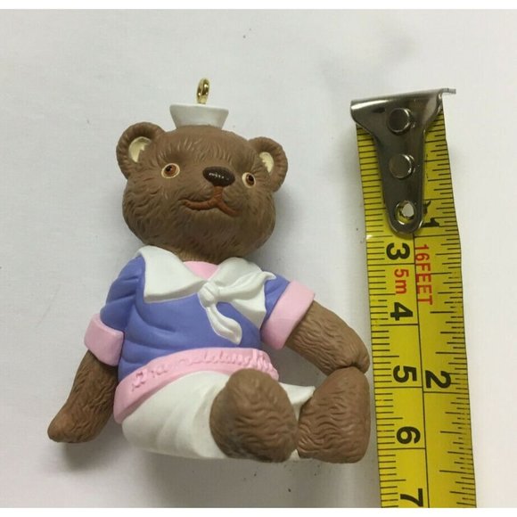 Christmas Ornament "Granddaughter" Hallmark 1998 QX6683 - Picture 2 of 4